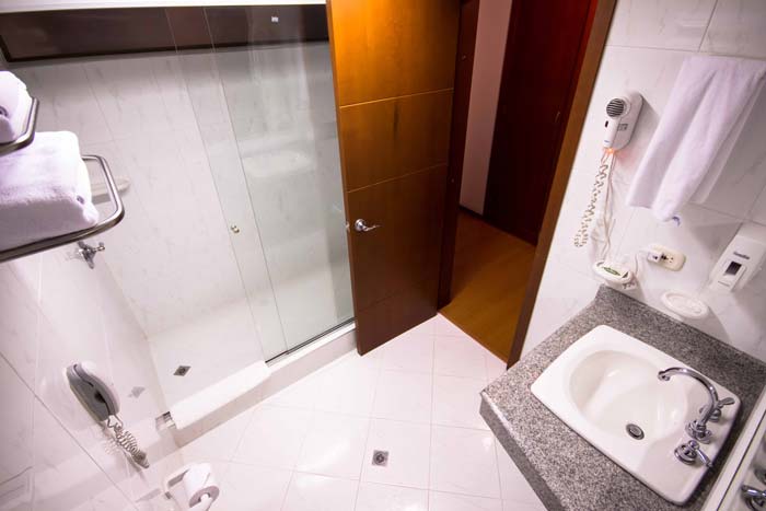 Baño Hotel Cuéllars